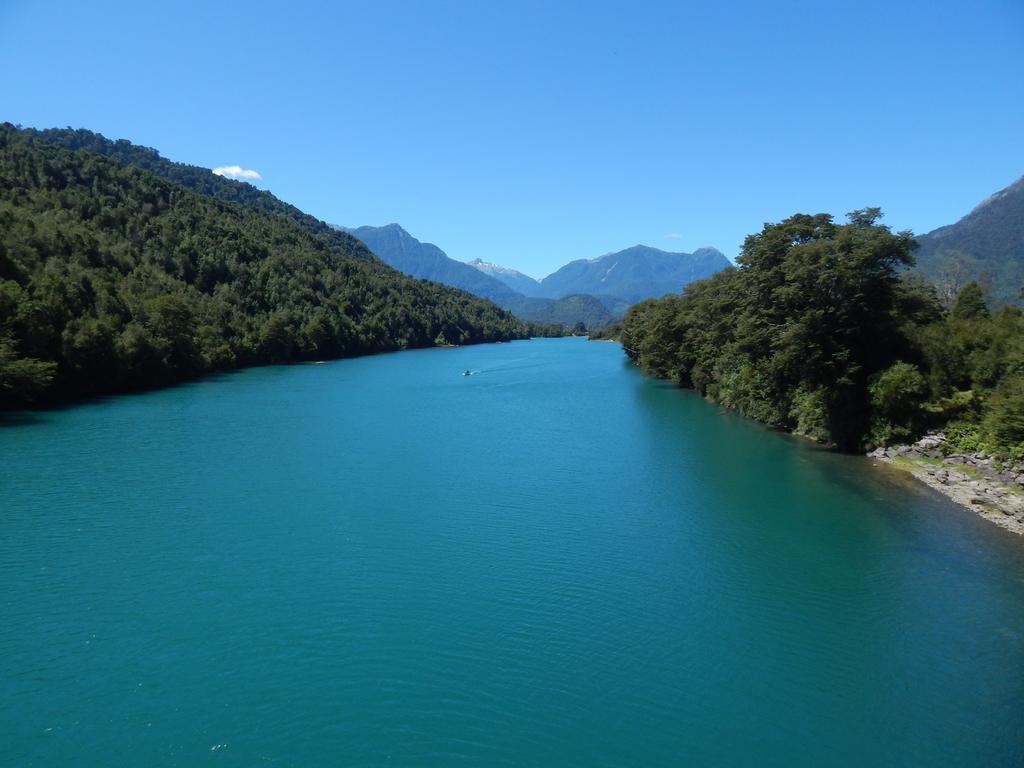Cabanas Nutrias Patagonicas Puelo River Bagian luar foto