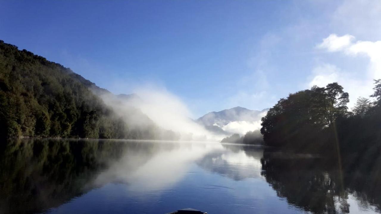Cabanas Nutrias Patagonicas Puelo River Bagian luar foto